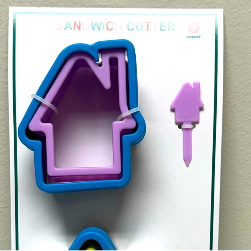 3 for $15 SALE Sandwich Cutter Set: house, star, square by Target Bullseye